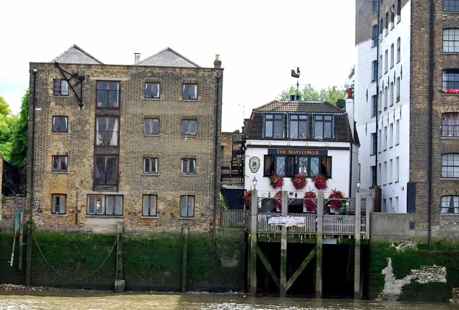 2 Bed With Garden & Free Parking Near The Thames Apartment London United Kingdom