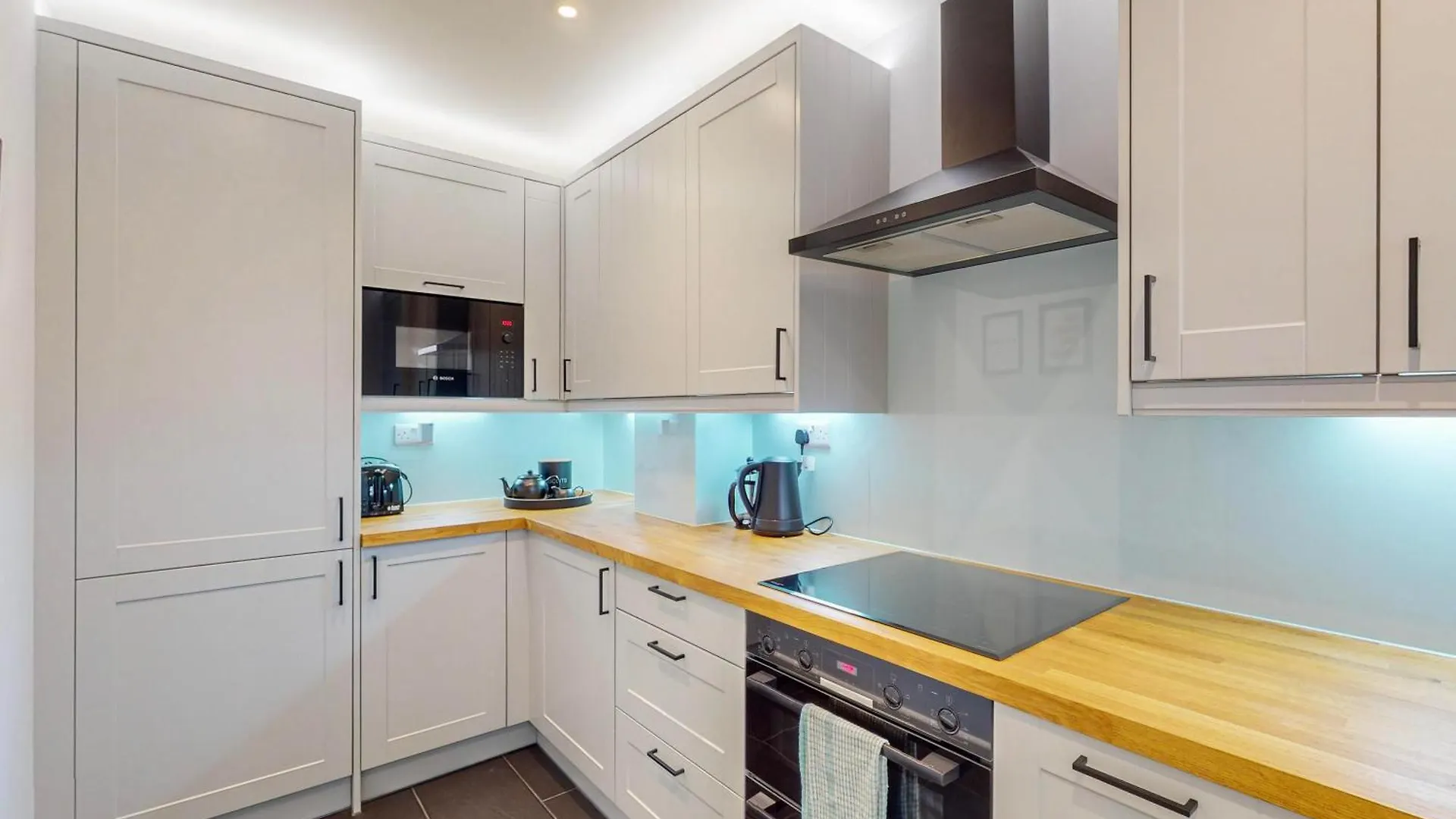 2 Bed With Garden & Free Parking Near The Thames Apartment London